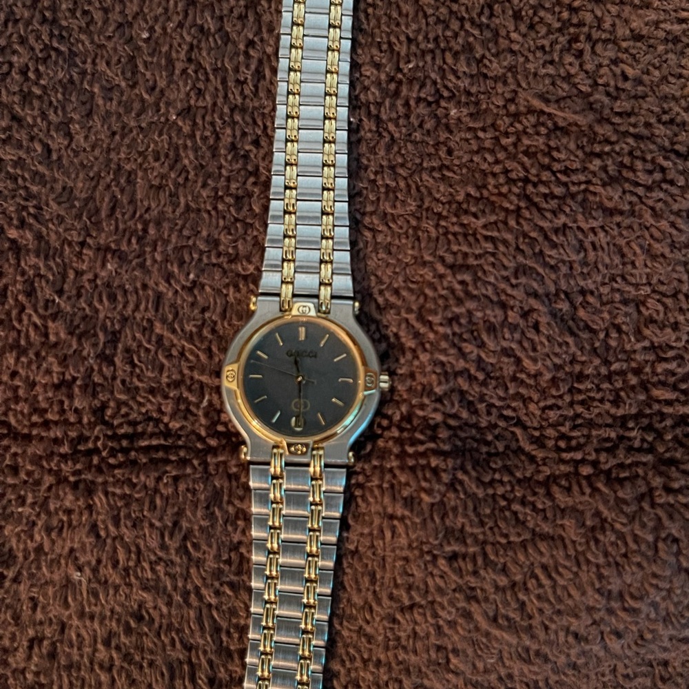 Ladies Vintage Gucci Watch
